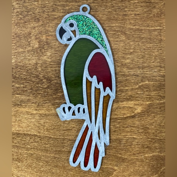 Parrot, butterfly & hummingbird suncatcher - Picture 5 of 11